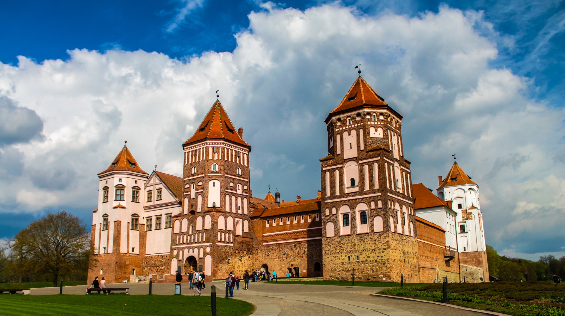 zerocryptotaxes-belarus-castle